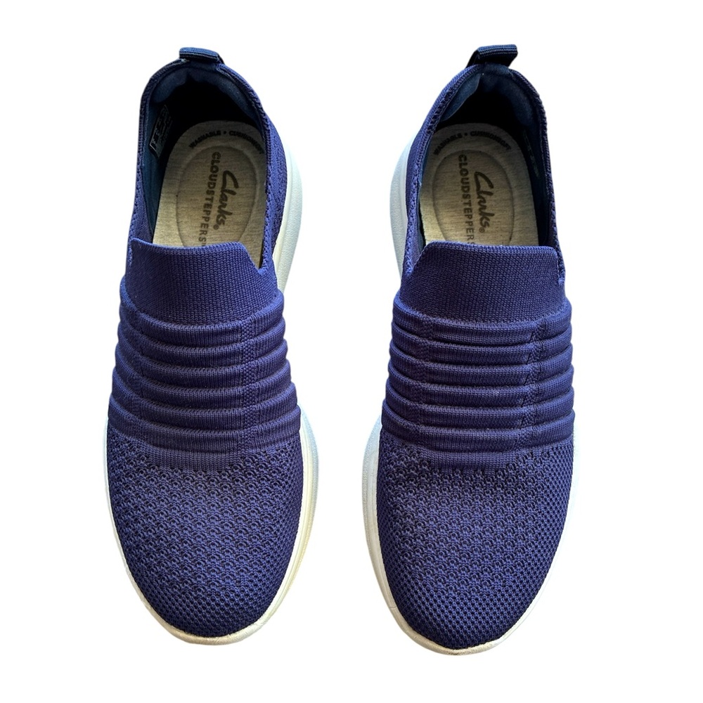 Clarks Cushioned Soles Flexible Slip-On Sneakers Knit Upper Comfy Size 8.5 Navy